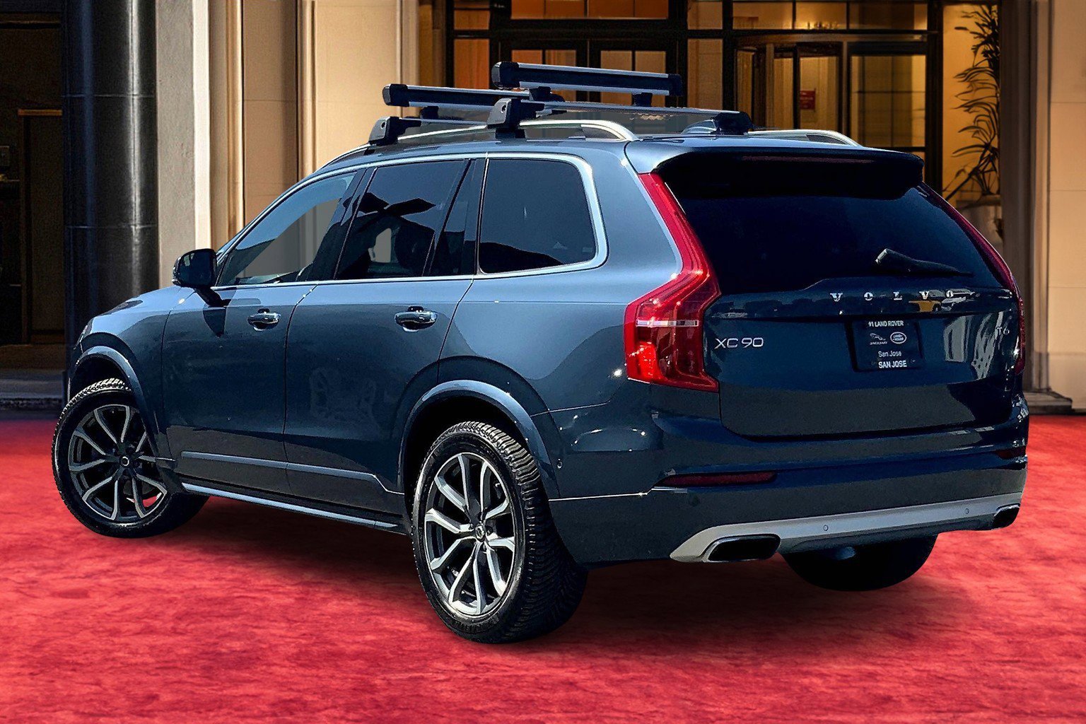 2018 Volvo XC90 Momentum photo 7