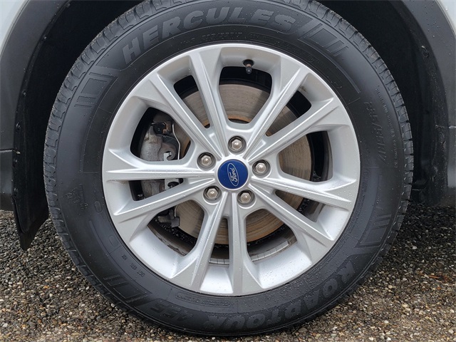 2019 Ford Escape SEL photo 12