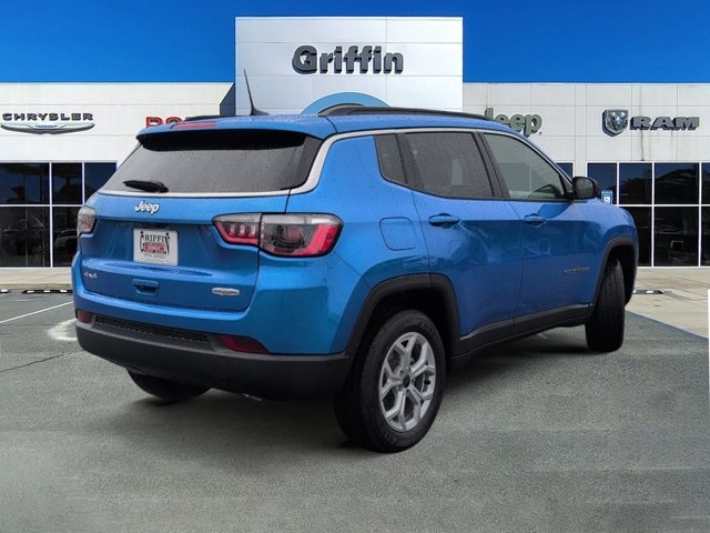 2026 Jeep Compass Latitude photo 3