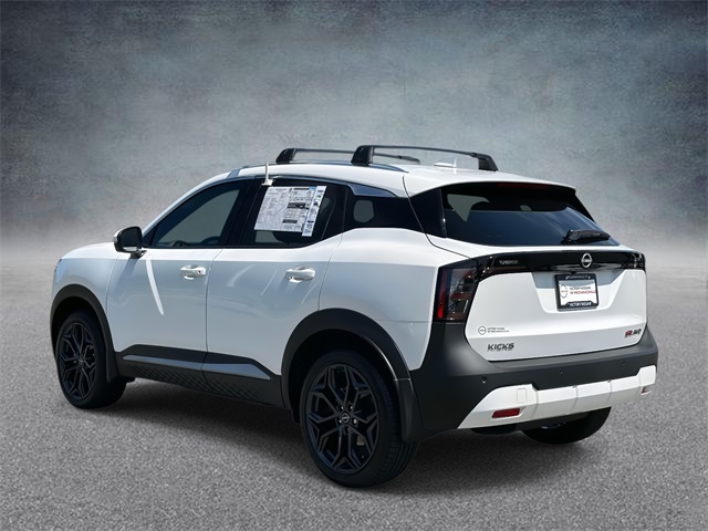 2025 Nissan Kicks SR photo 4