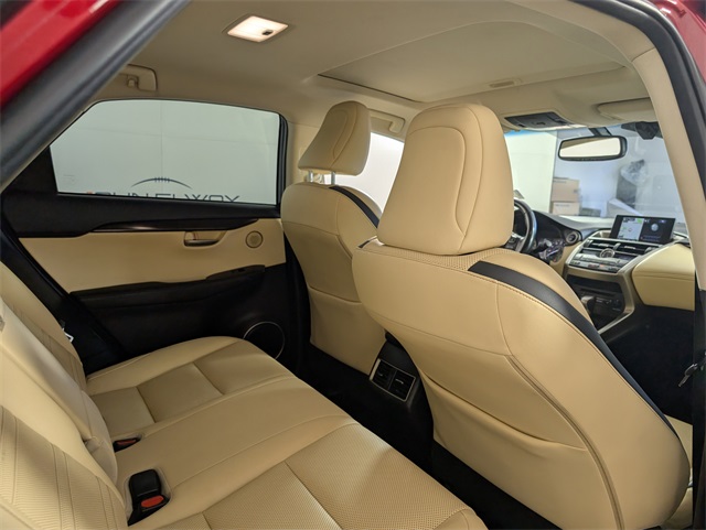 2015 Lexus NX 300h Luxury photo 18