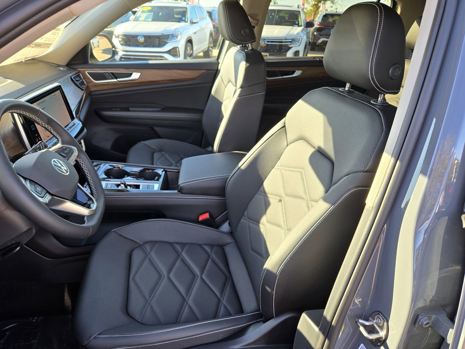 2026 Volkswagen Atlas SE Technology photo 9