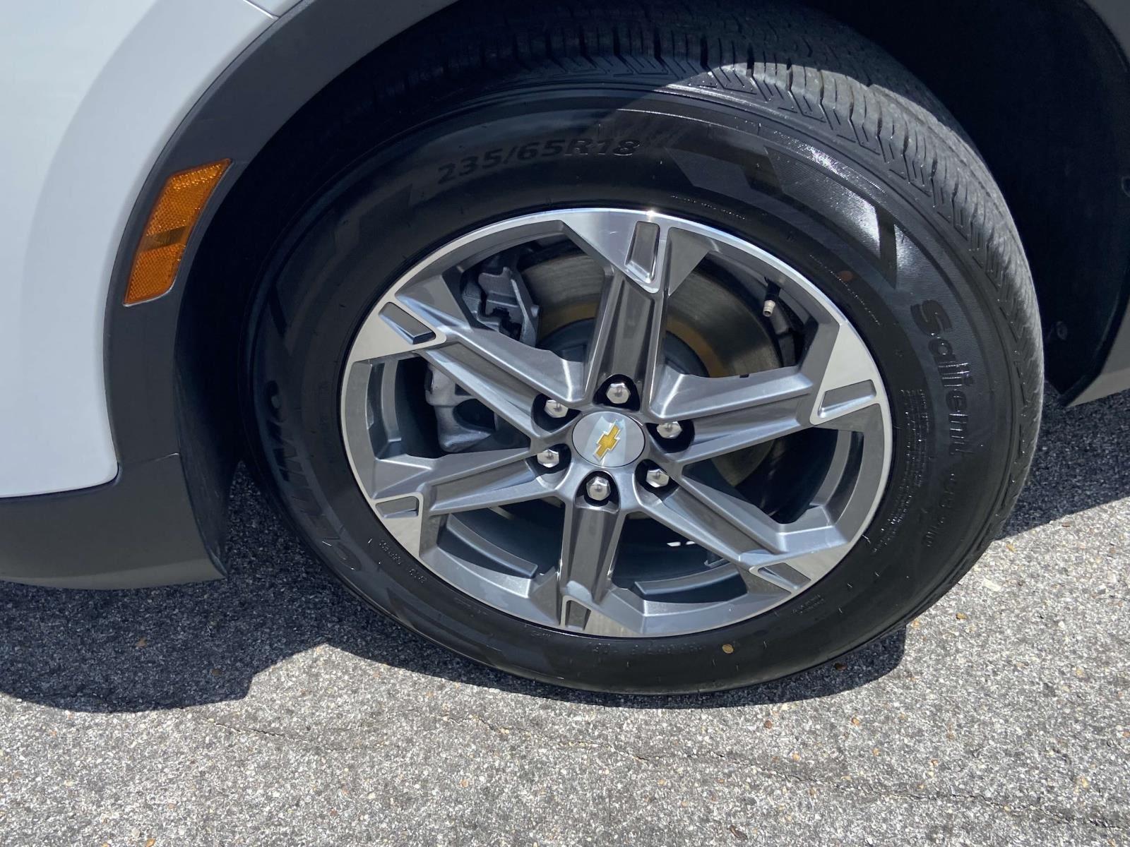 2023 Chevrolet Blazer 2LT photo 2