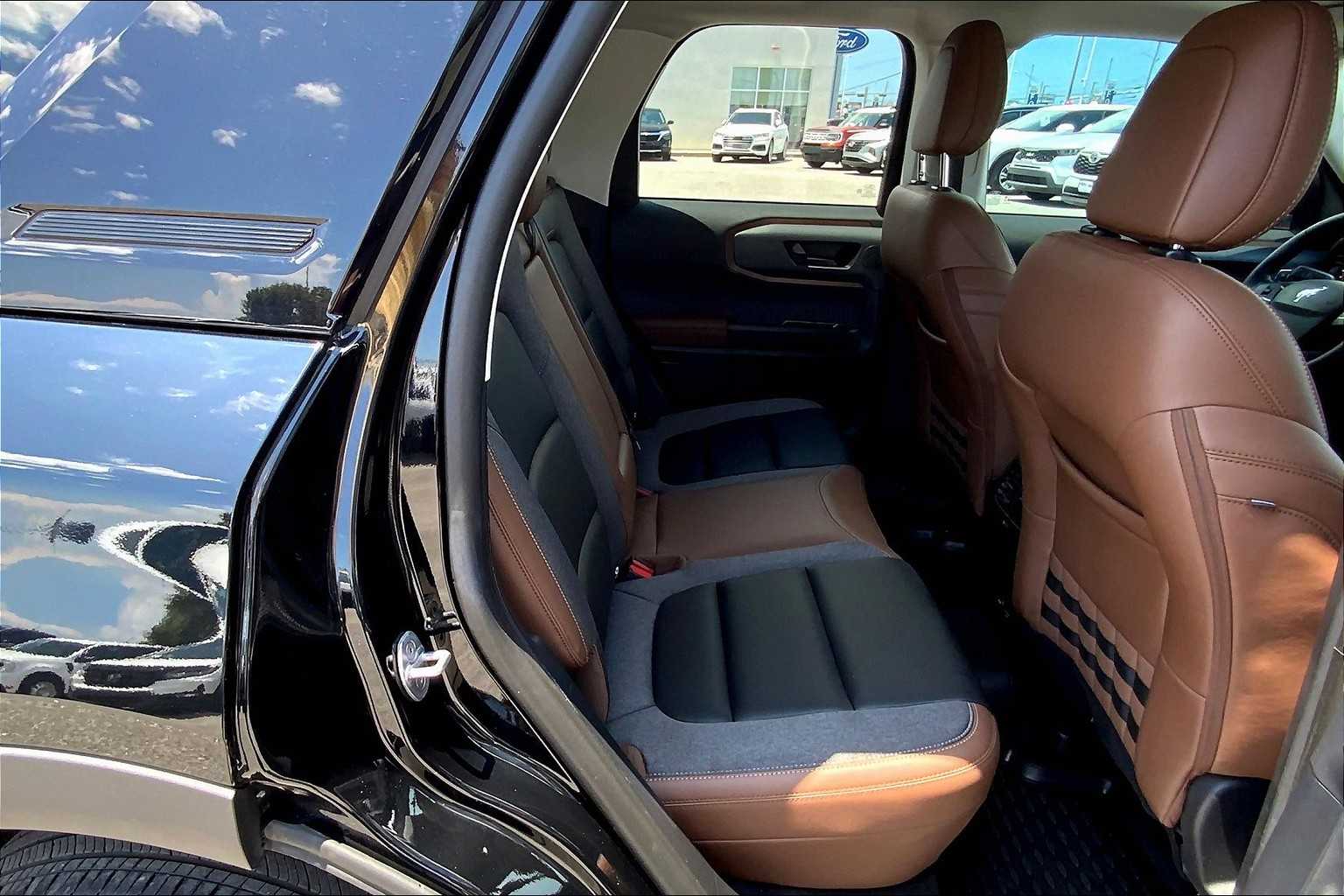 2024 Ford Bronco Sport Outer Banks photo 18
