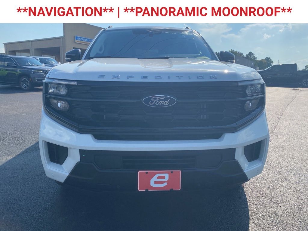 2025 Ford Expedition photo 2