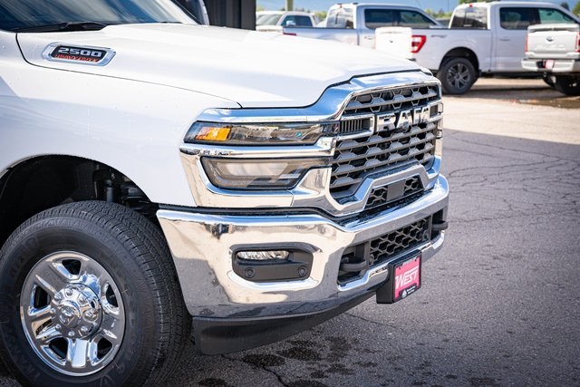 2025 Ram 2500 Tradesman photo 4