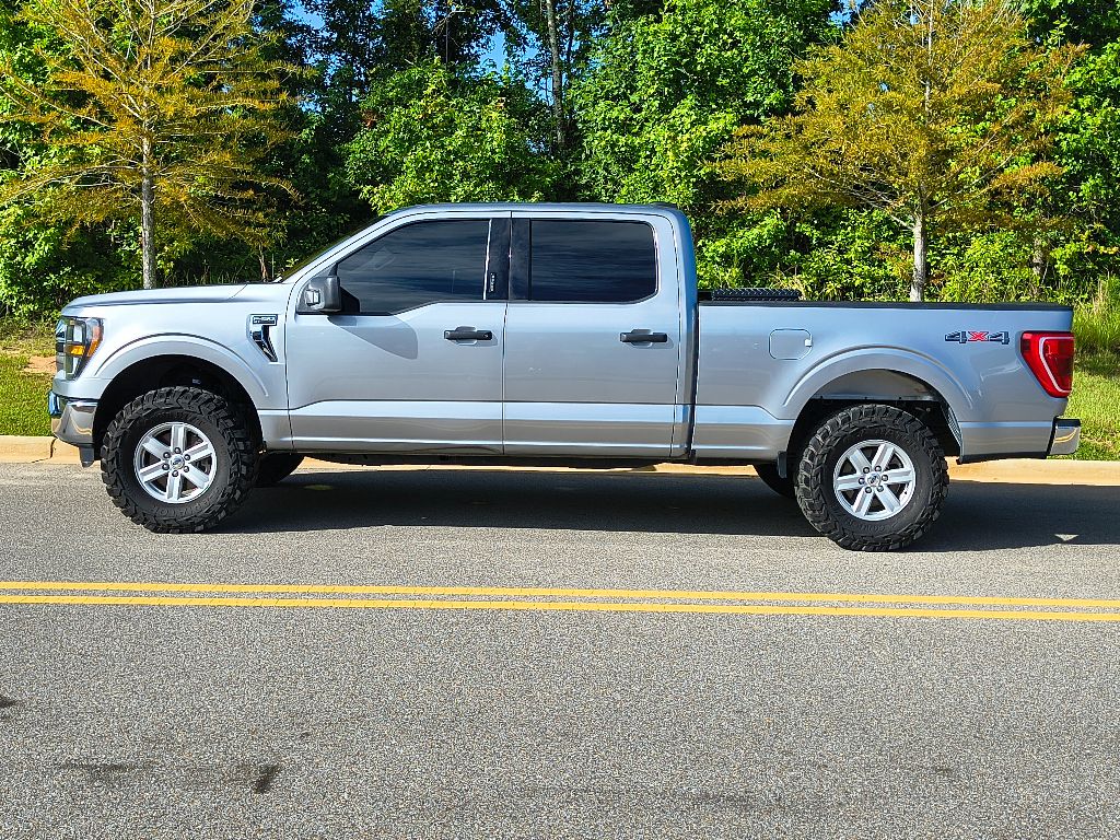 2023 Ford F-150 XLT photo 2