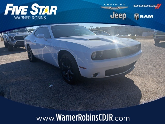 2020 Dodge Challenger SXT's photo