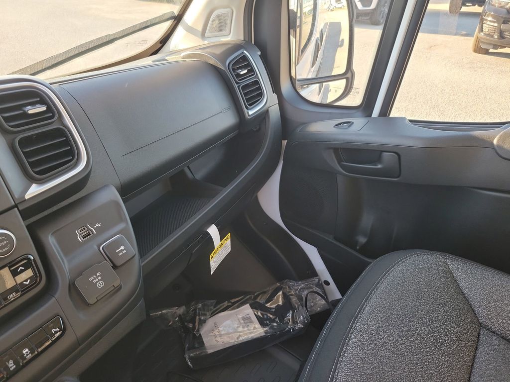 2025 Ram 2500 Base photo 21