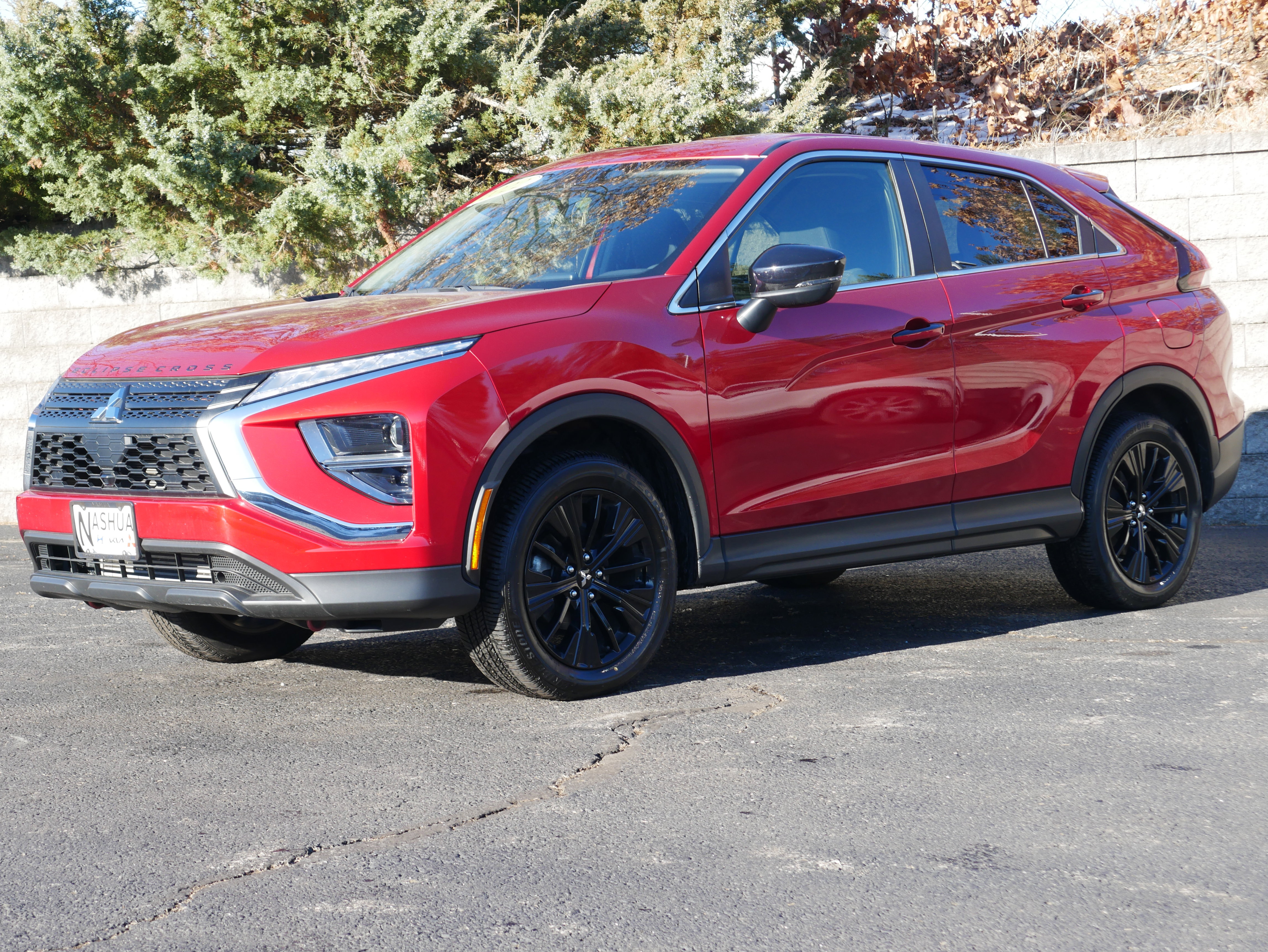 2022 Mitsubishi Eclipse Cross LE's photo