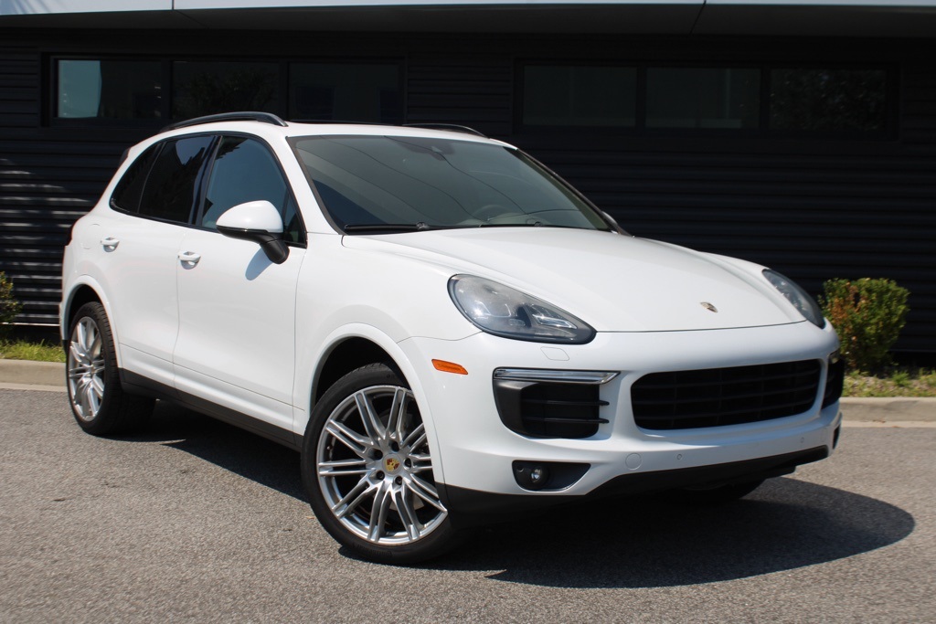 2017 Porsche Cayenne Platinum Edition photo 9