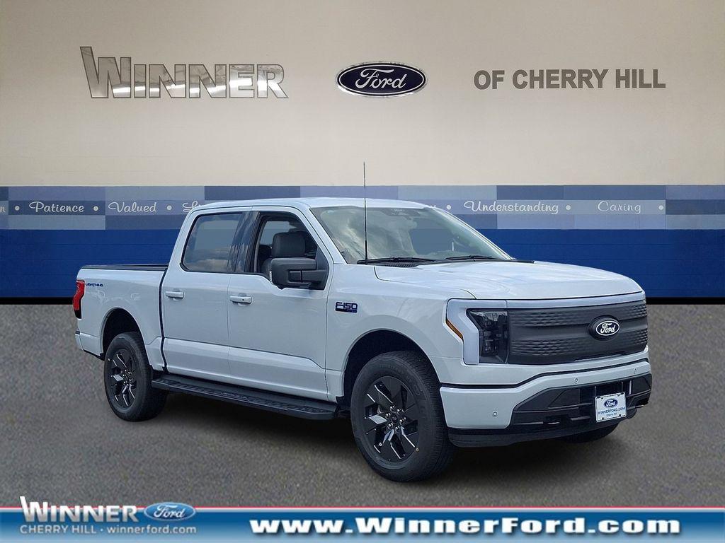 2025 Ford F-150 Lightning Flash's photo