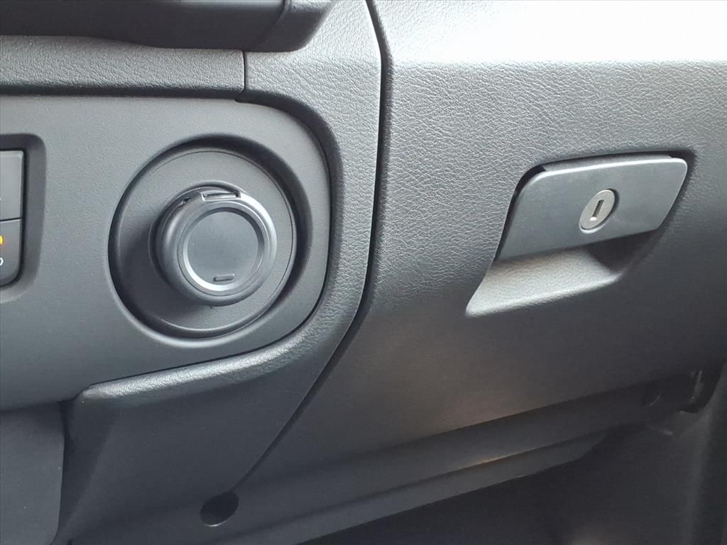 2025 Nissan Frontier SV photo 24