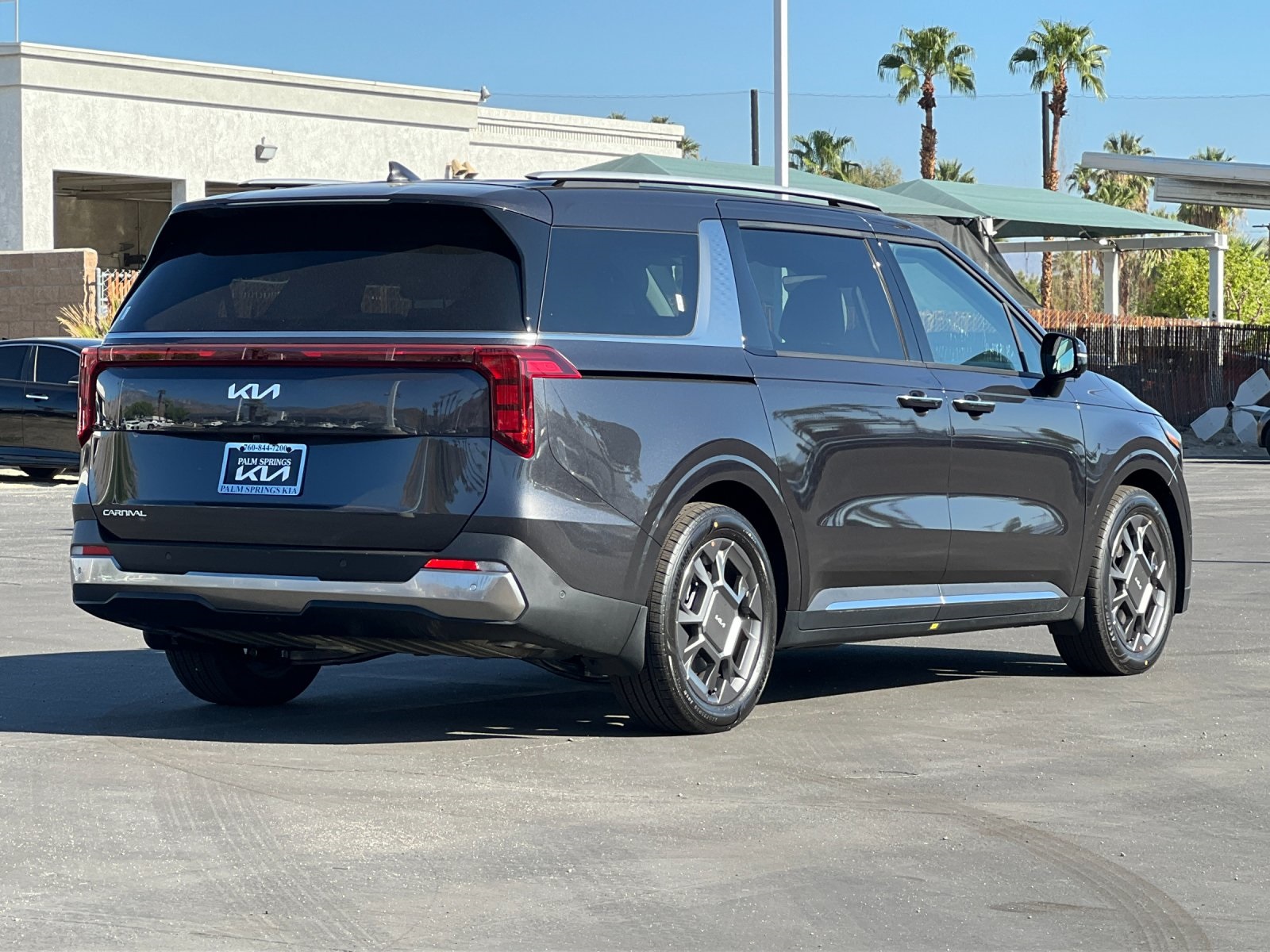 2026 Kia Carnival SX photo 3