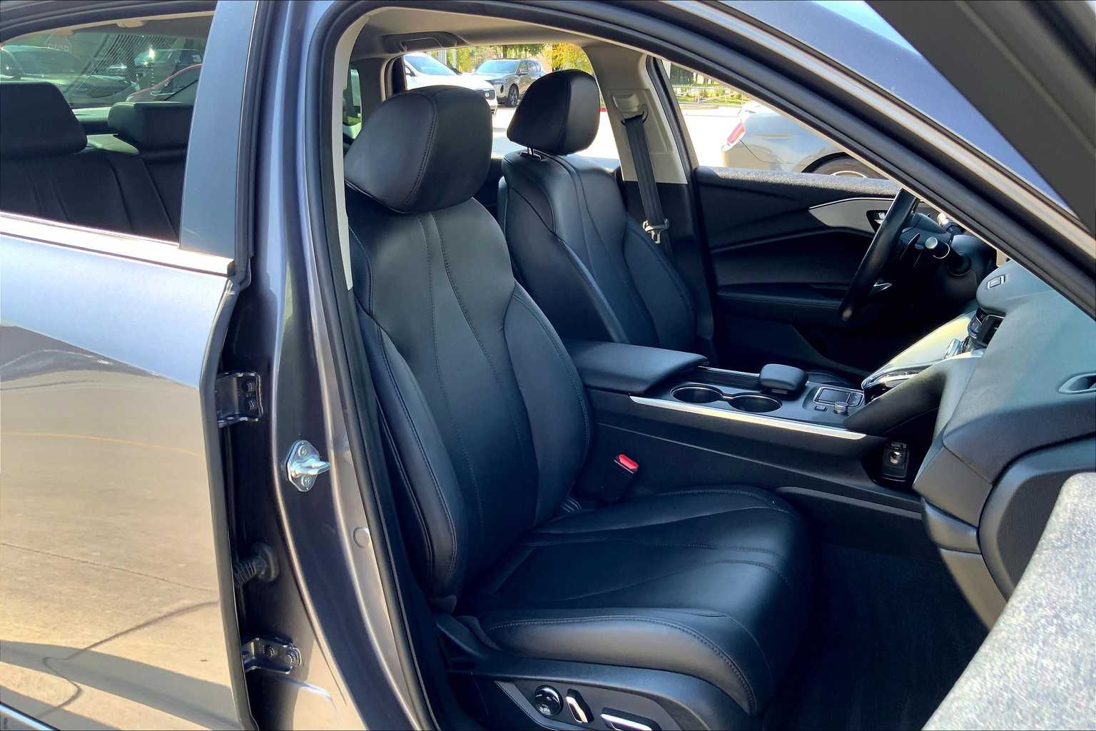2023 Acura TLX photo 8