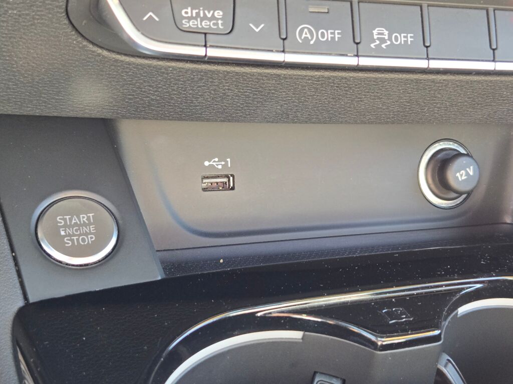 2023 Audi A4 S line Quattro Premium Plus photo 21