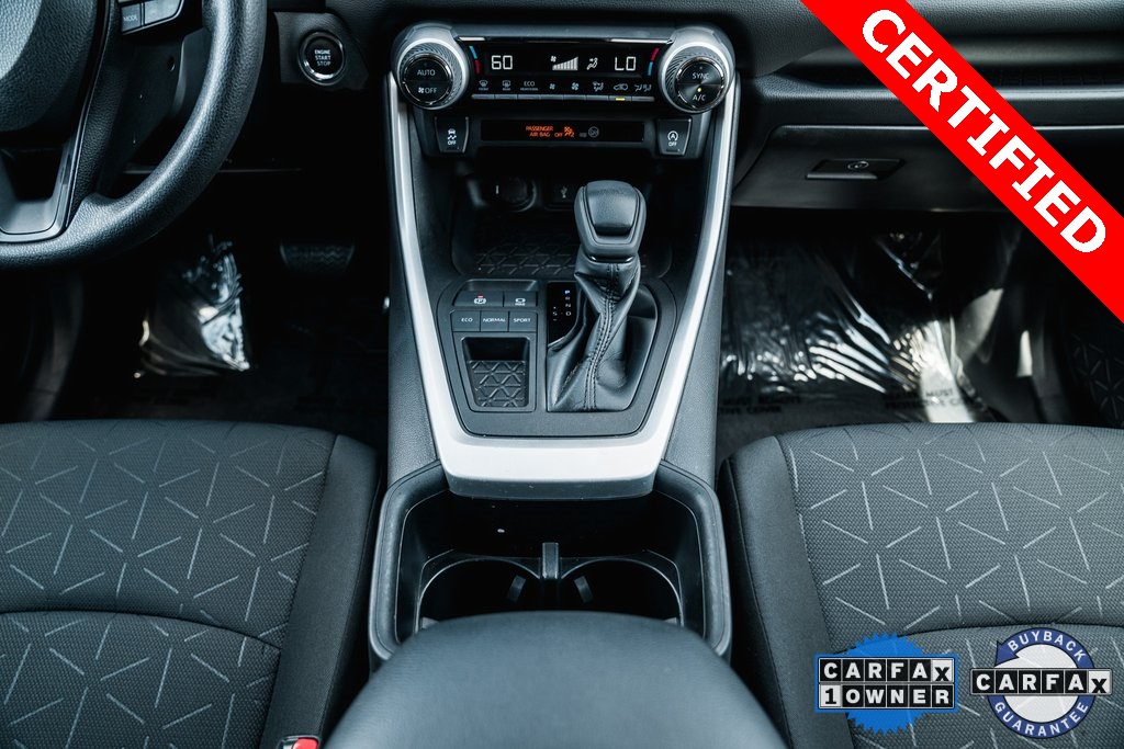 2022 Toyota RAV4 XLE photo 23