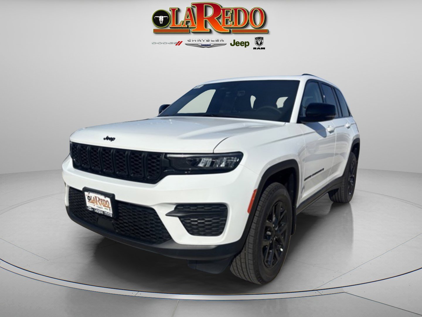 2025 Jeep Grand Cherokee Laredo Altitude photo 3