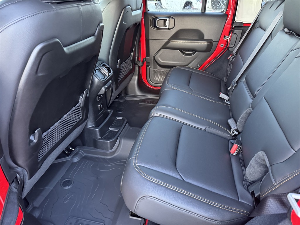 2025 Jeep Wrangler Sahara photo 10