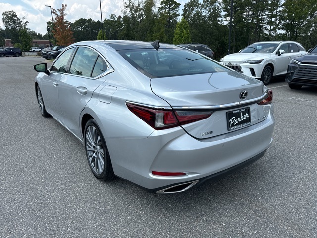 2019 Lexus ES 350 Luxury photo 2