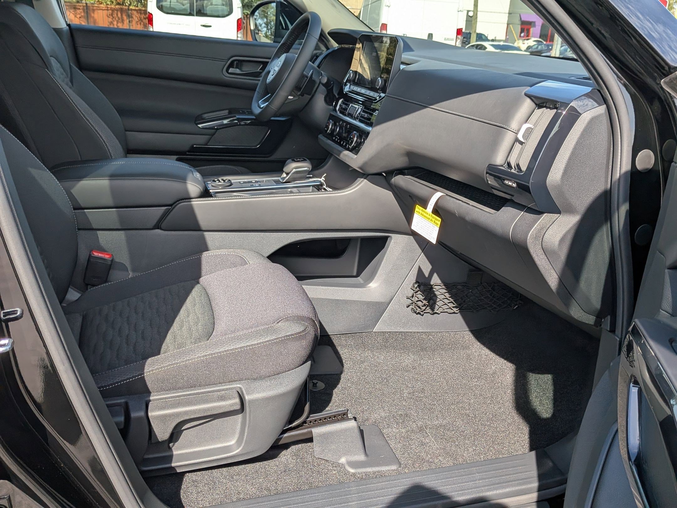 2025 Nissan Pathfinder SV photo 20