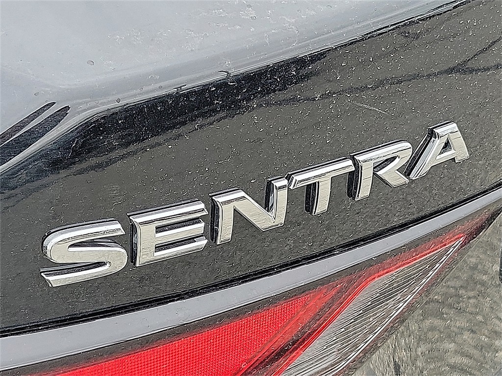 2025 Nissan Sentra SV photo 4