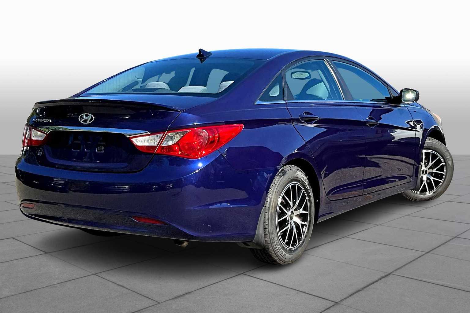 2013 Hyundai Sonata GLS photo 11
