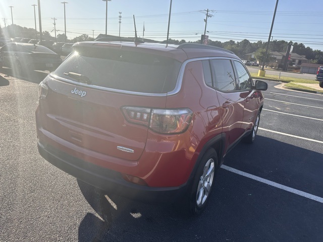 2019 Jeep Compass Latitude photo 3