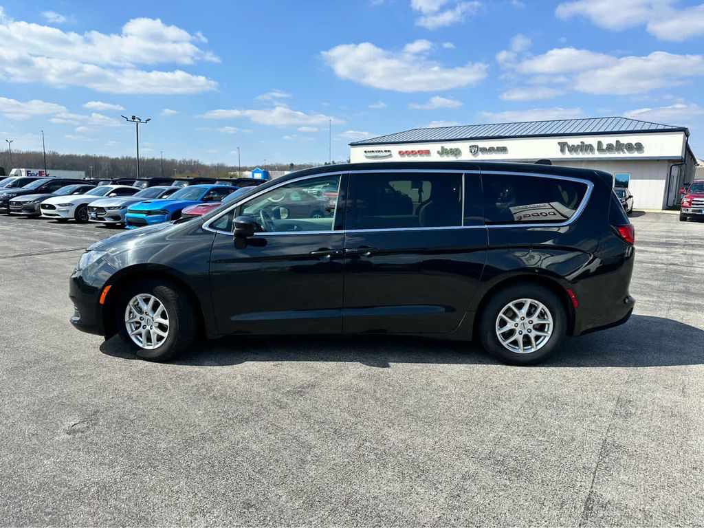 2023 Chrysler Voyager LX photo 2