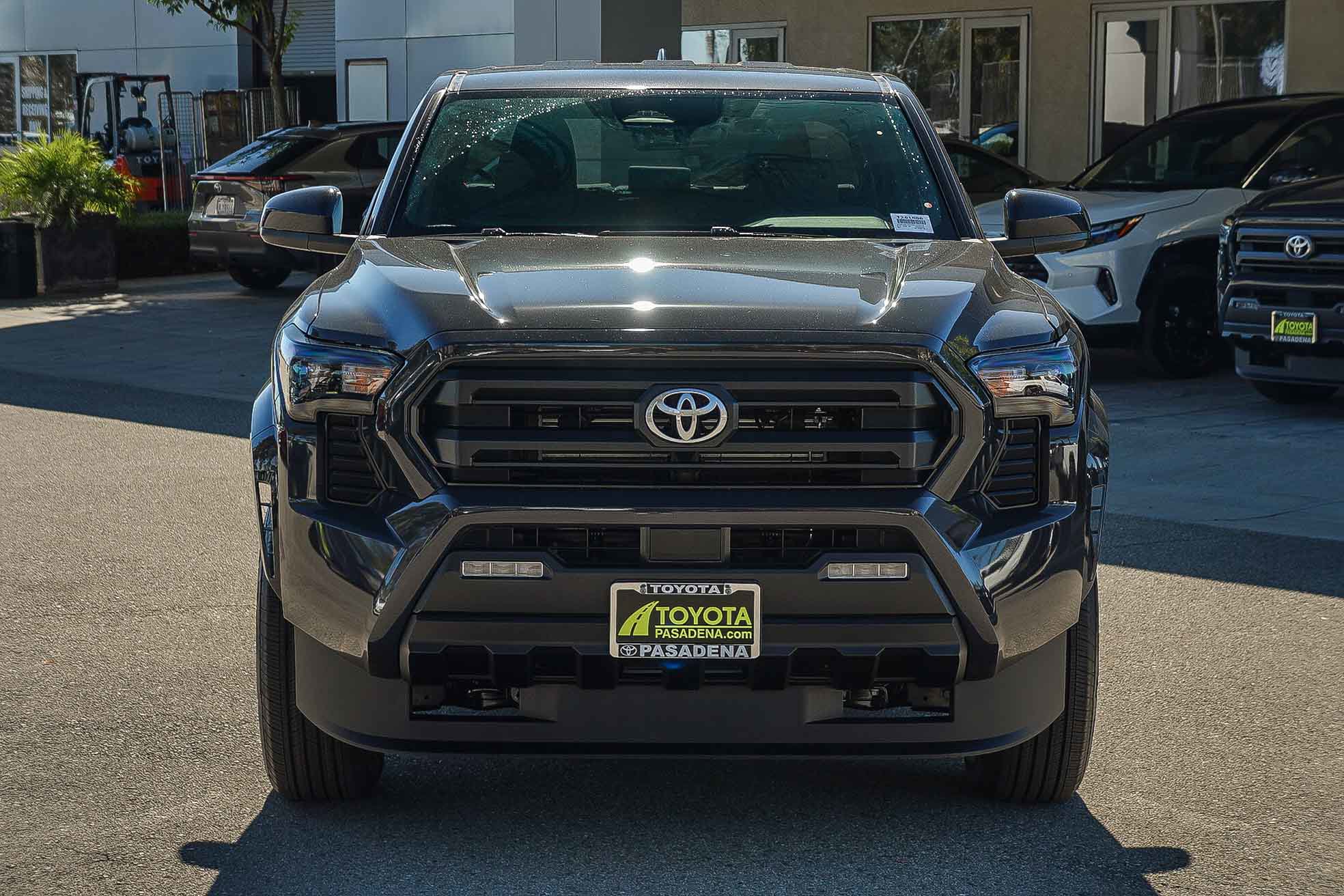 2025 Toyota Tacoma SR5 4x4 photo 2