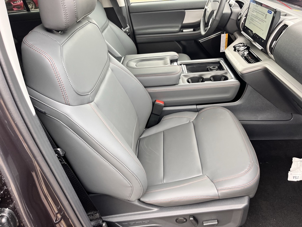 2025 Ford Expedition photo 19