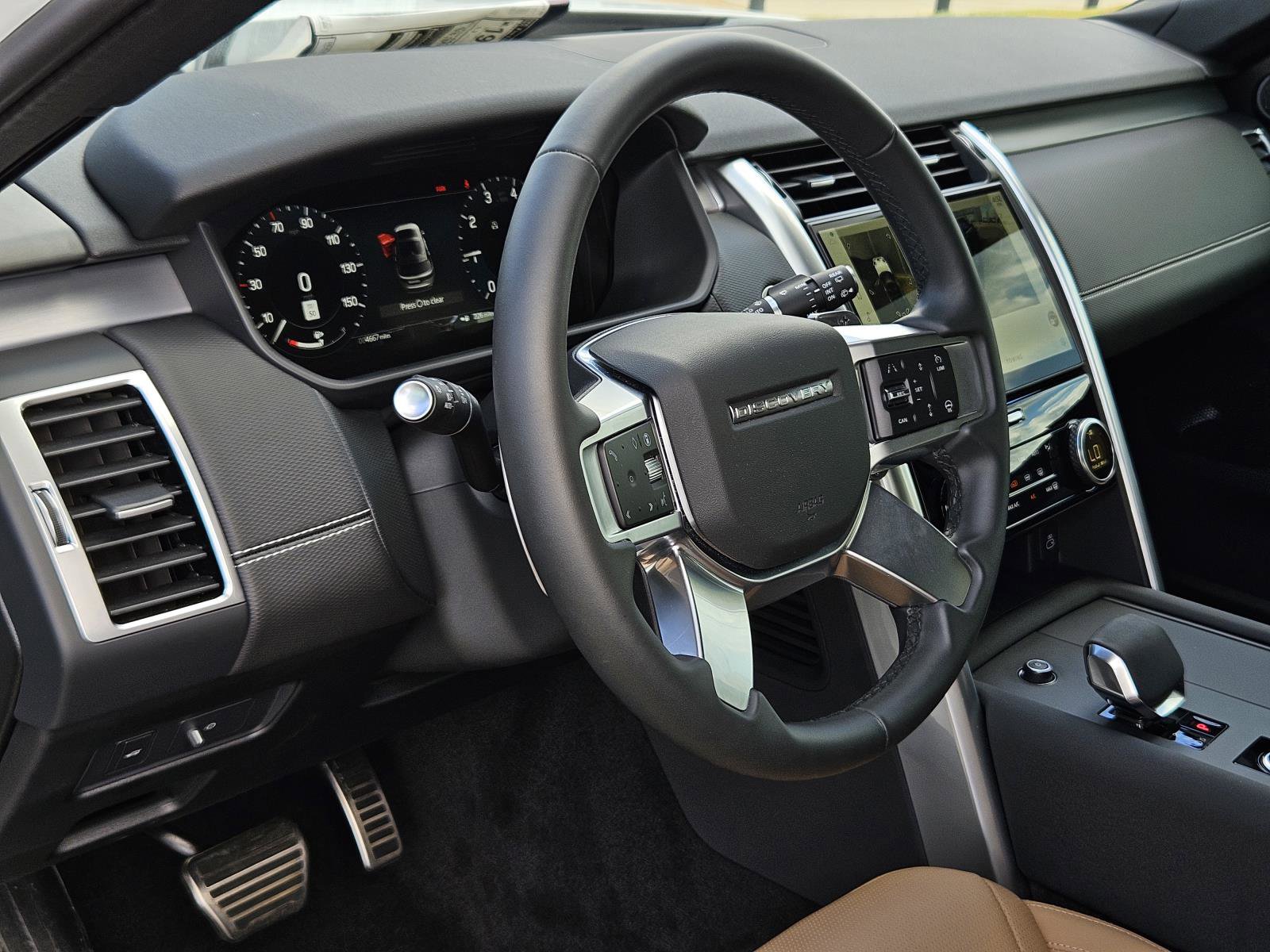 2025 Land Rover Discovery P360 Dynamic SE photo 30