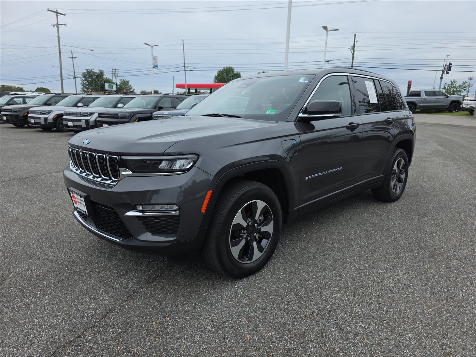 2024 Jeep Cherokee Limited 4xe photo 4