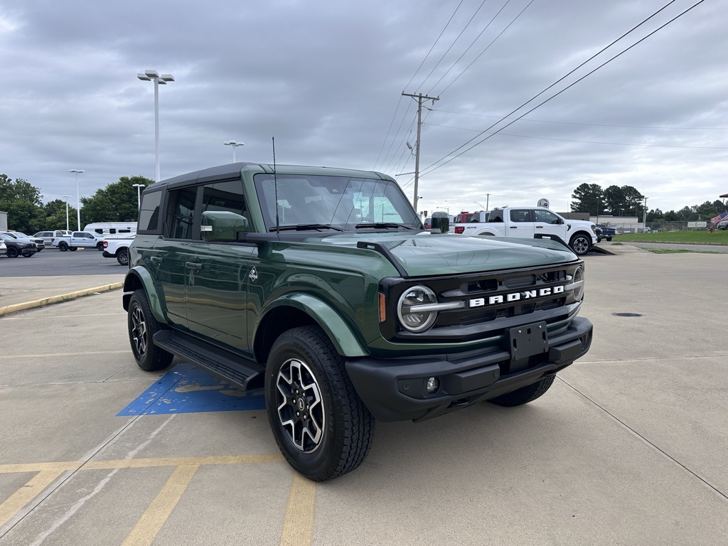 2025 Ford Bronco Outer Banks photo 6