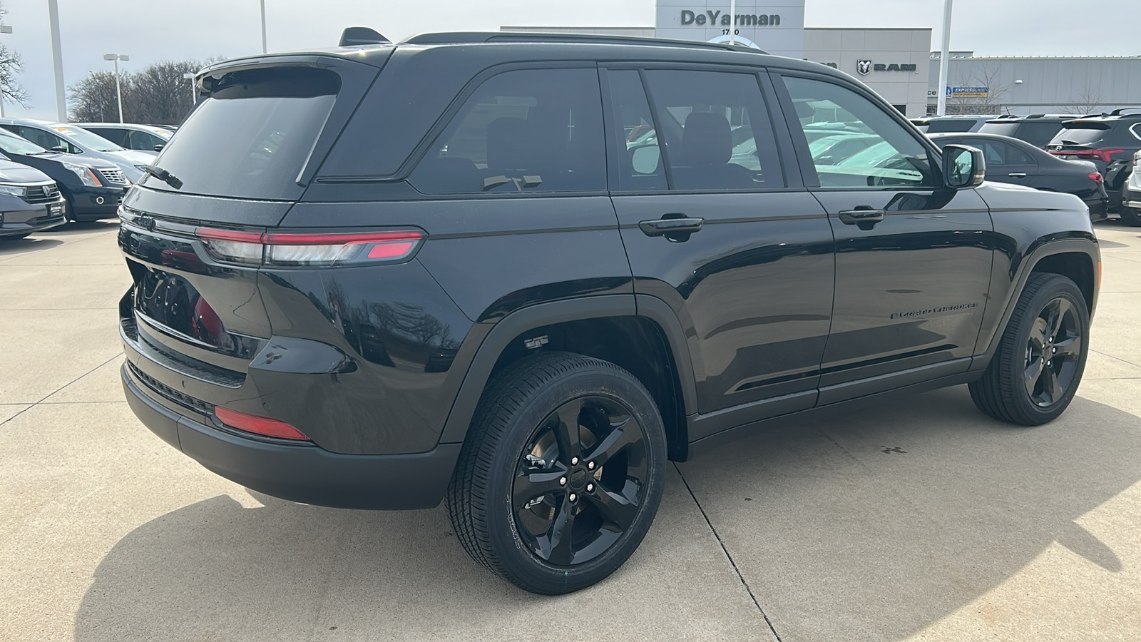 2025 Jeep Grand Cherokee Altitude X photo 3
