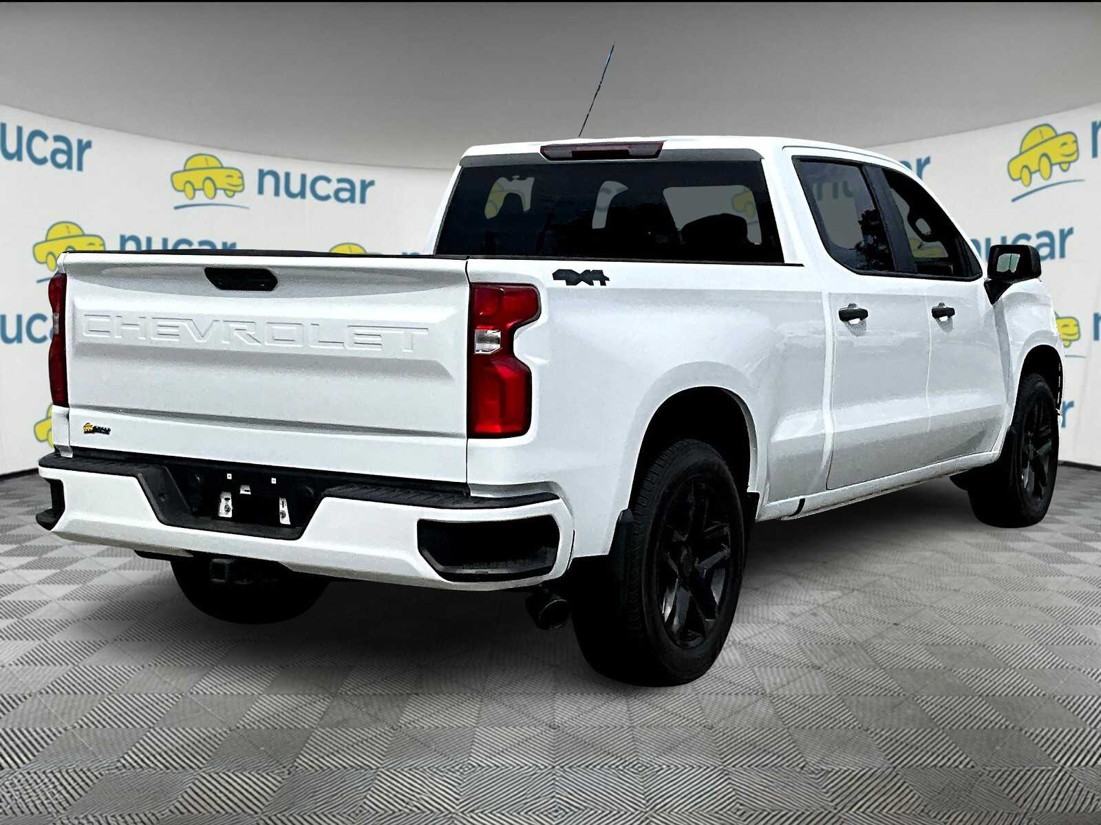 2022 Chevrolet Silverado 1500 Custom photo 3