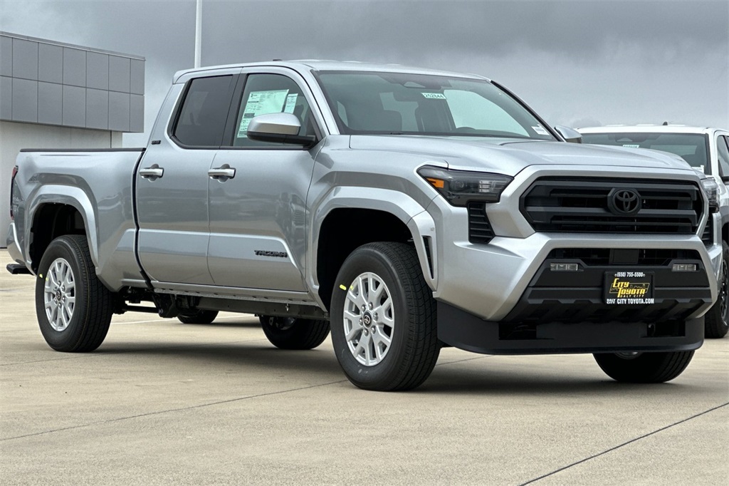 2025 Toyota Tacoma SR5 Double Cab photo 2