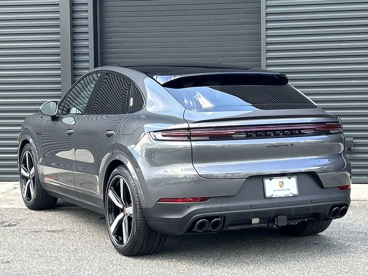 2025 Porsche Cayenne E-Hybrid Coupe photo 11