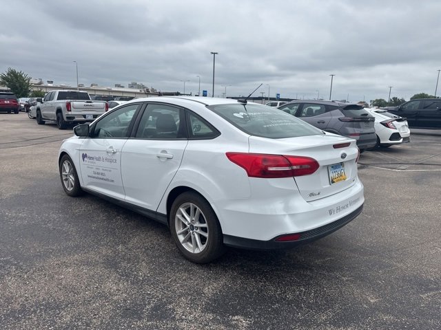 2017 Ford Focus SE photo 4