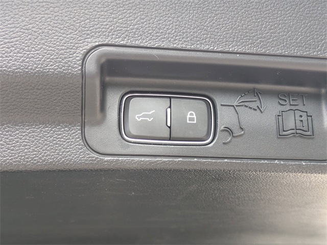 2020 Ford Explorer ST photo 15