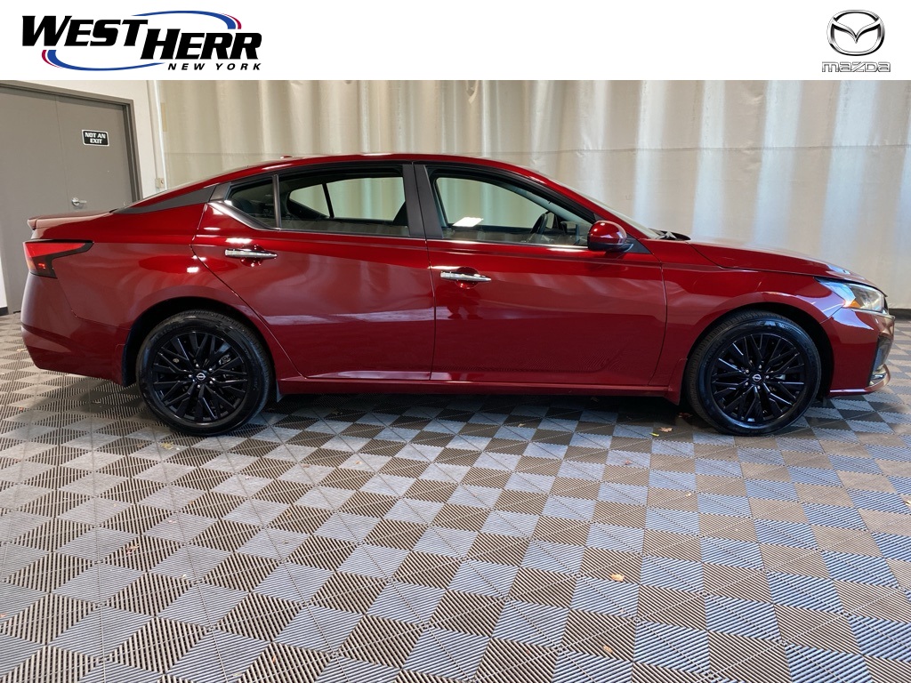 2025 Nissan Altima 2.5 SV photo 13