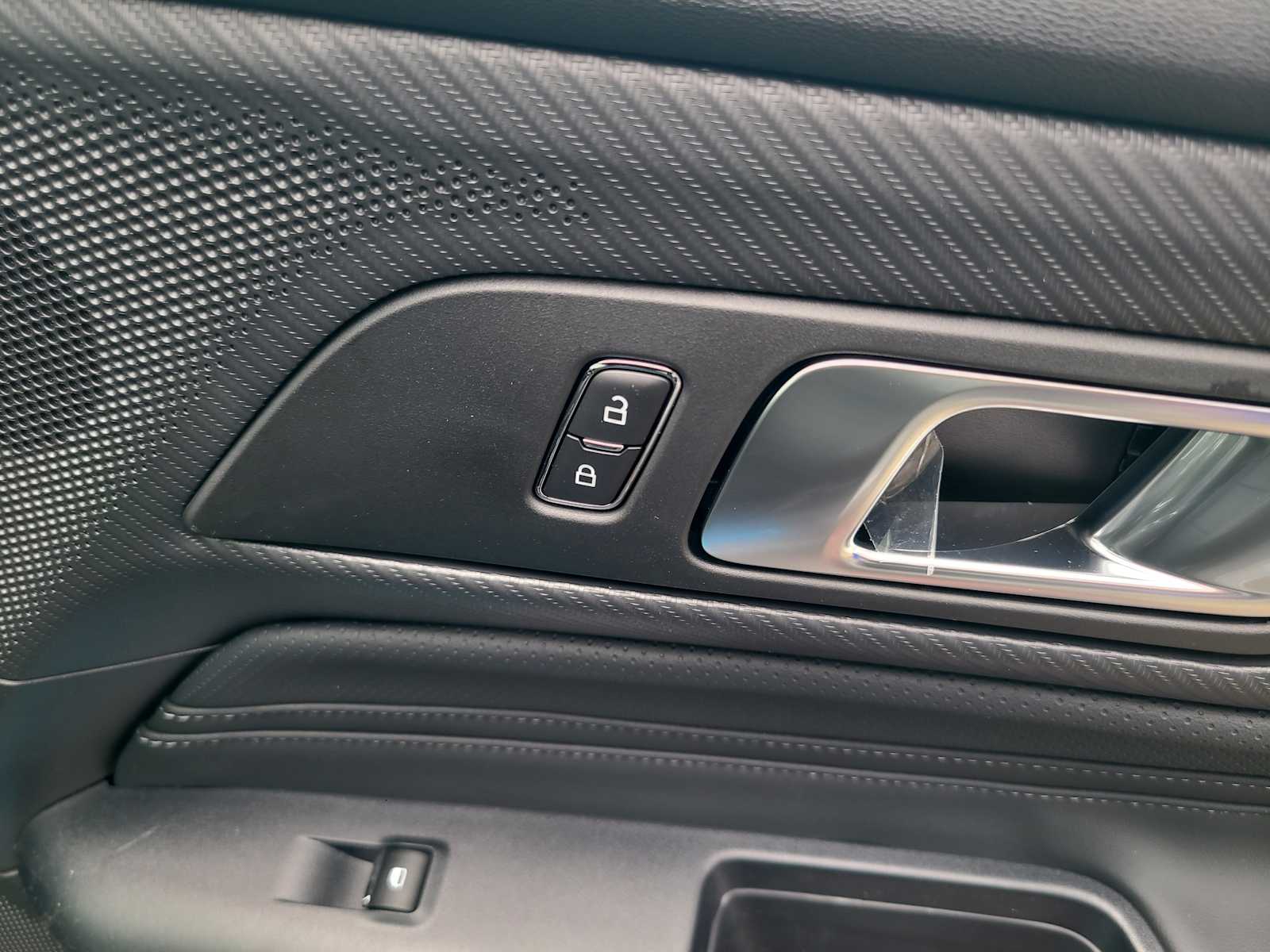 2025 Ford Mustang GT Premium photo 24