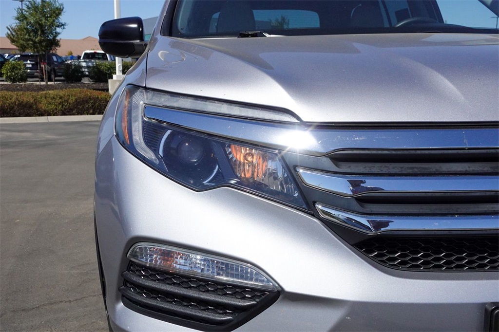 2018 Honda Pilot LX photo 3