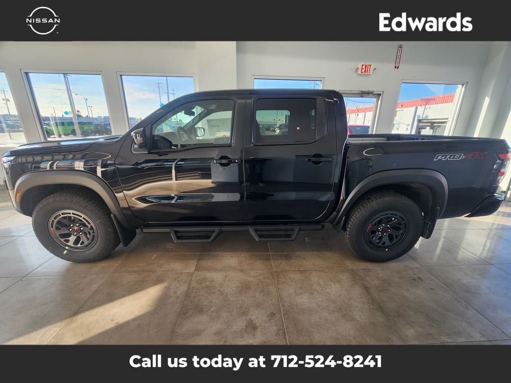 2026 Nissan Frontier PRO-4X Crew Cab photo 2