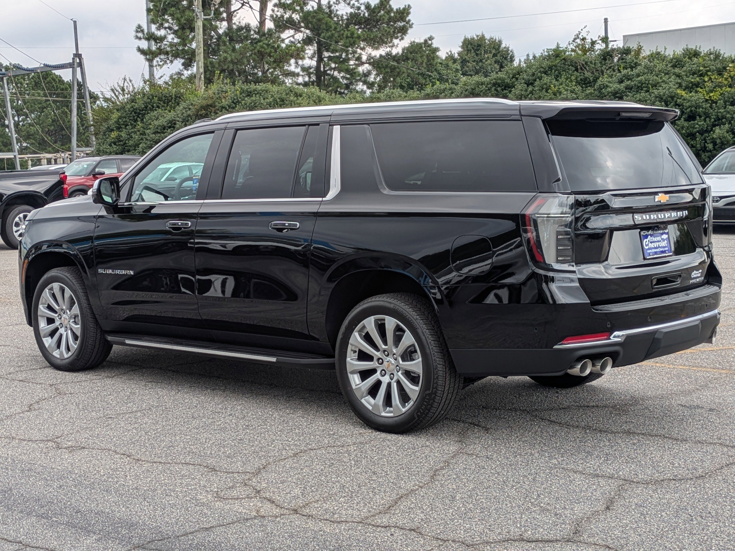 2025 Chevrolet Suburban Premier photo 4
