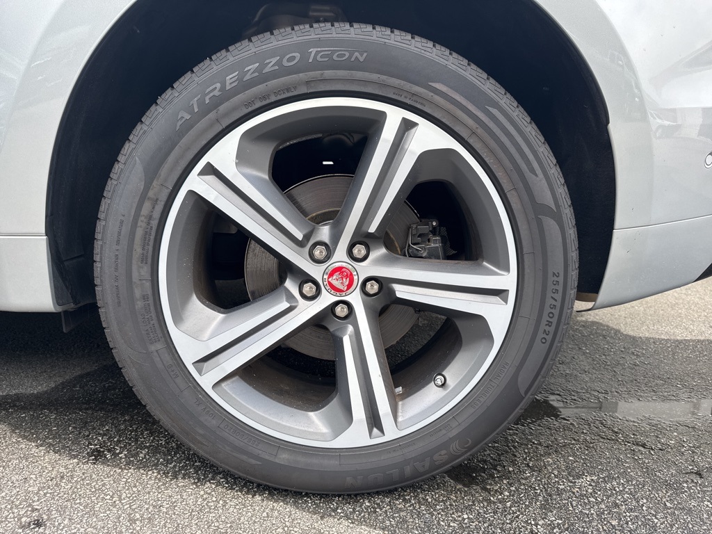 2020 Jaguar F-PACE photo 9