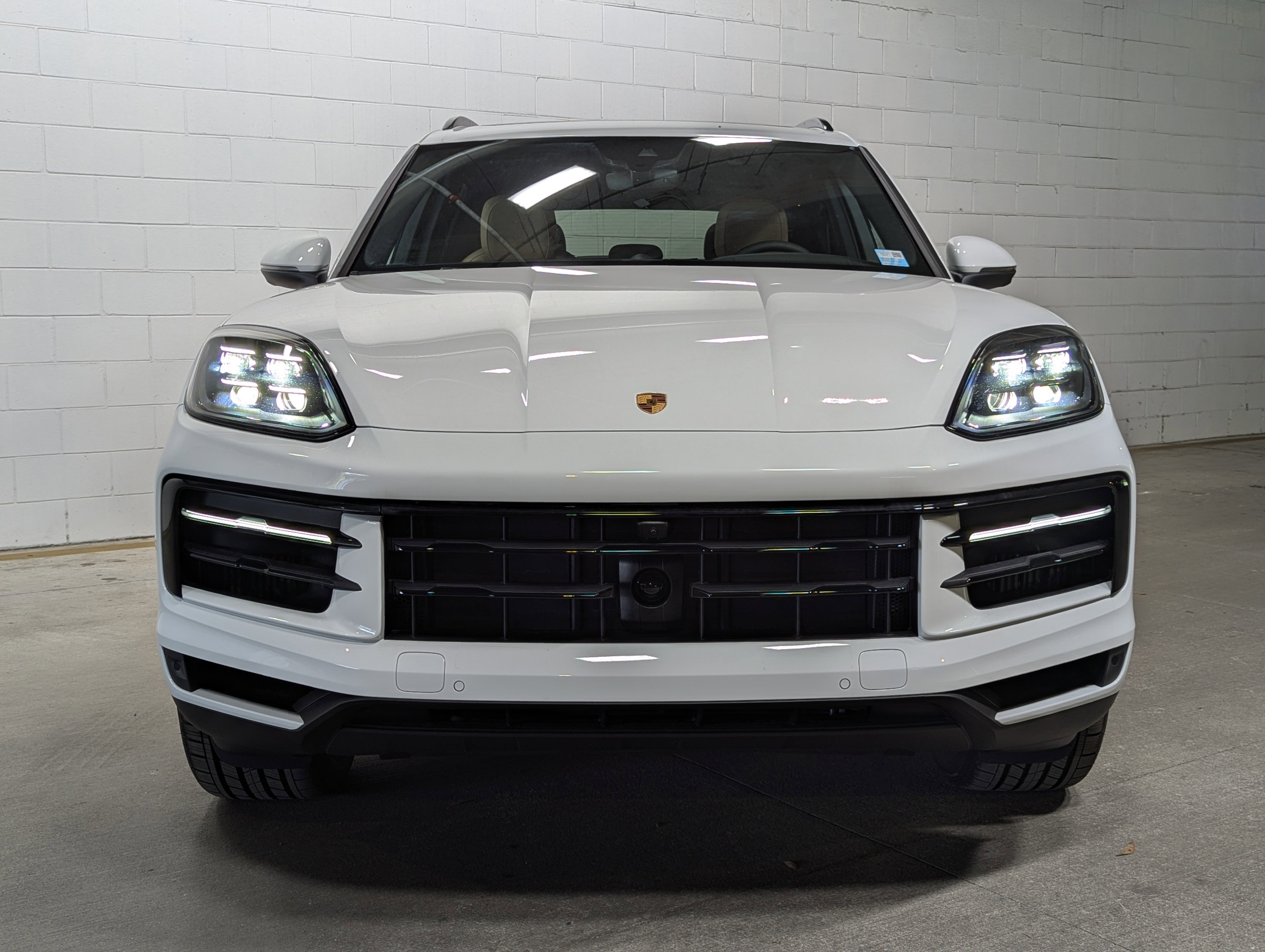 2025 Porsche Cayenne E-Hybrid photo 3