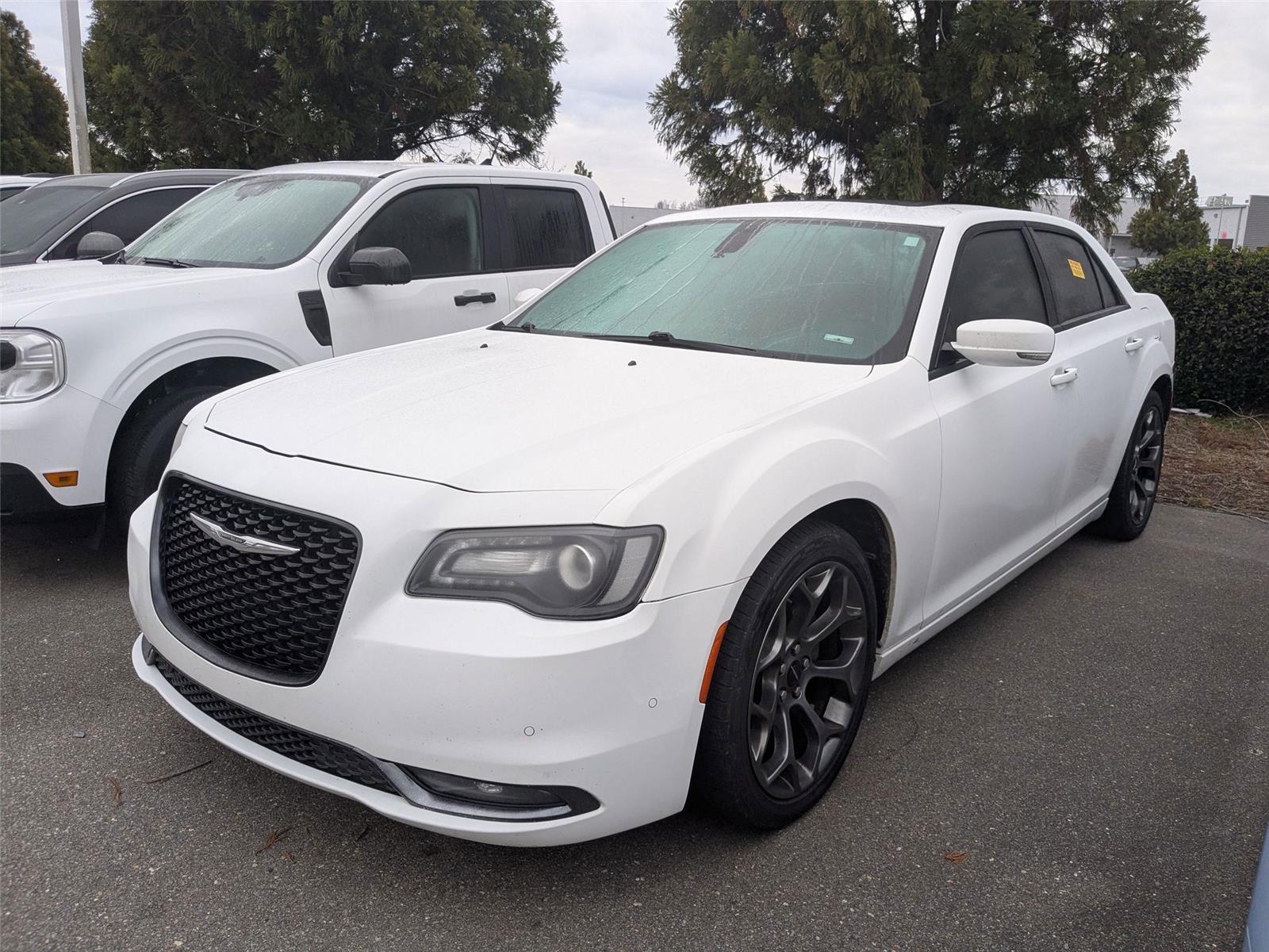 2015 Chrysler 300 S's photo