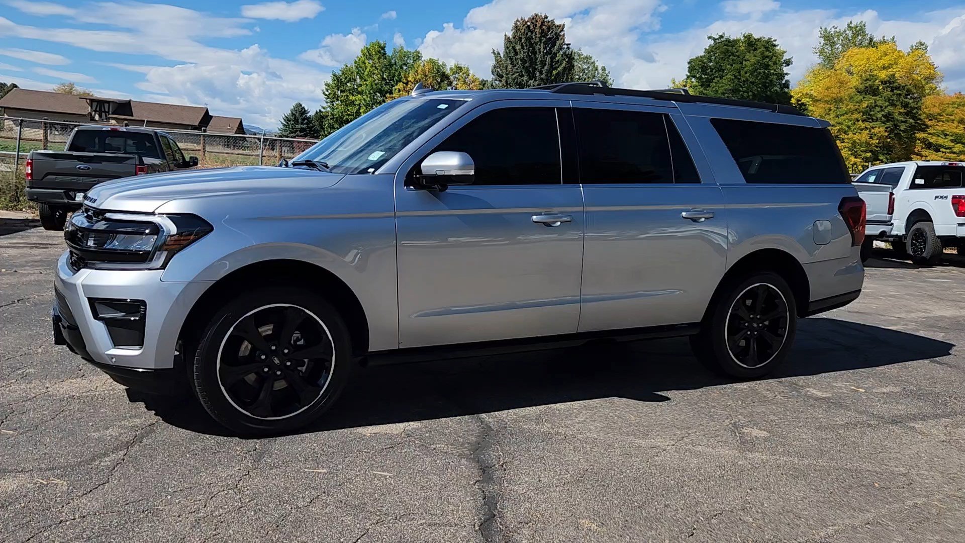 2024 Ford Expedition MAX Limited photo 3