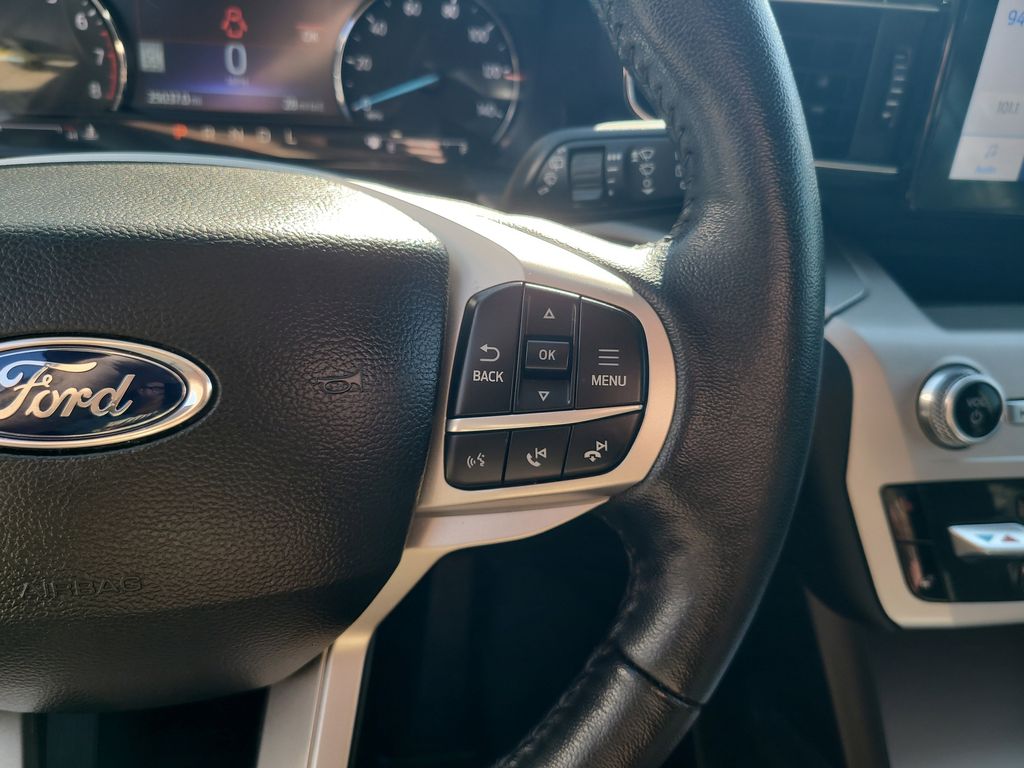 2022 Ford Explorer XLT photo 14